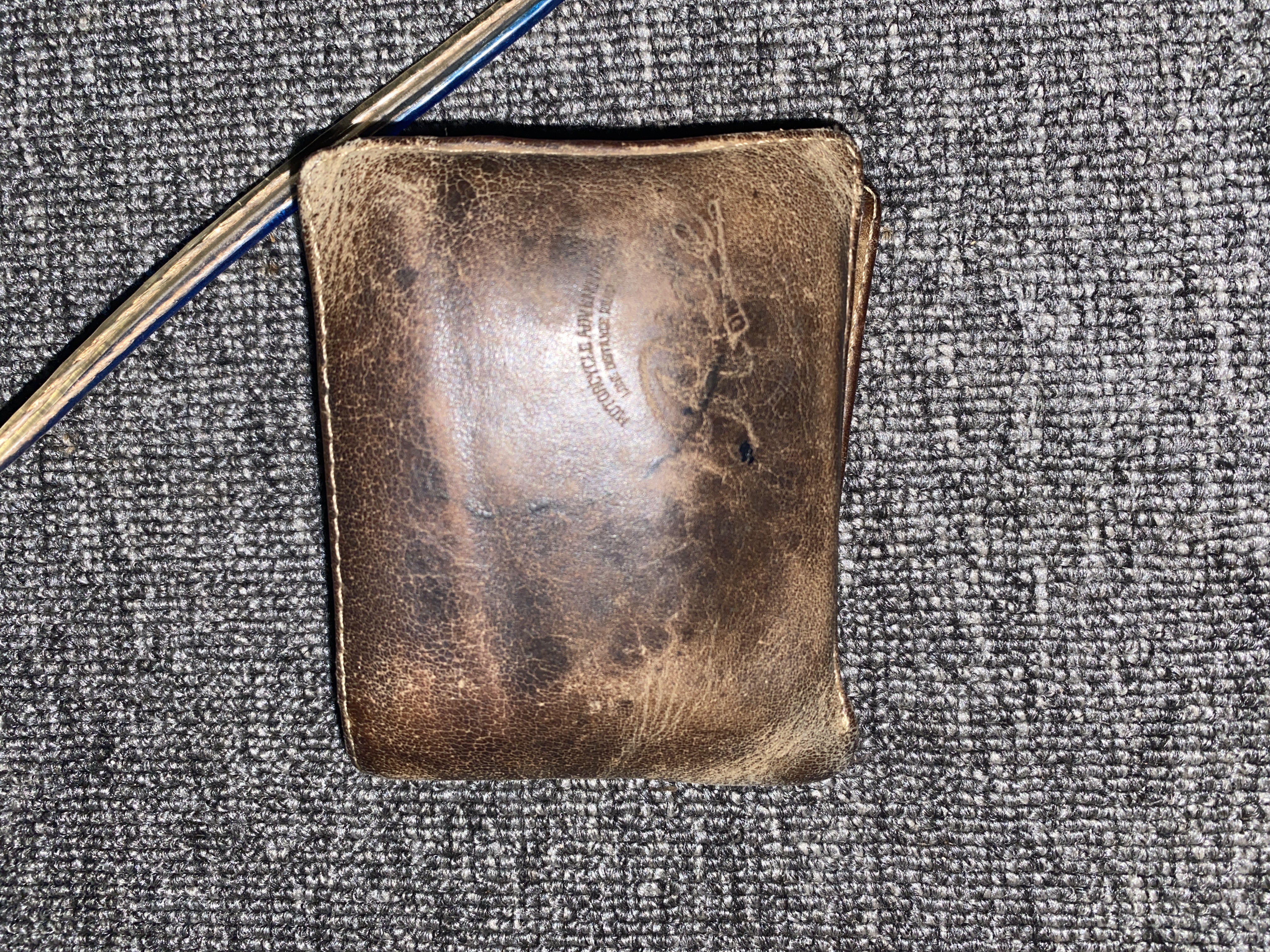 Foto laporan Dompet warna coklat berisi kartu (TB1548)