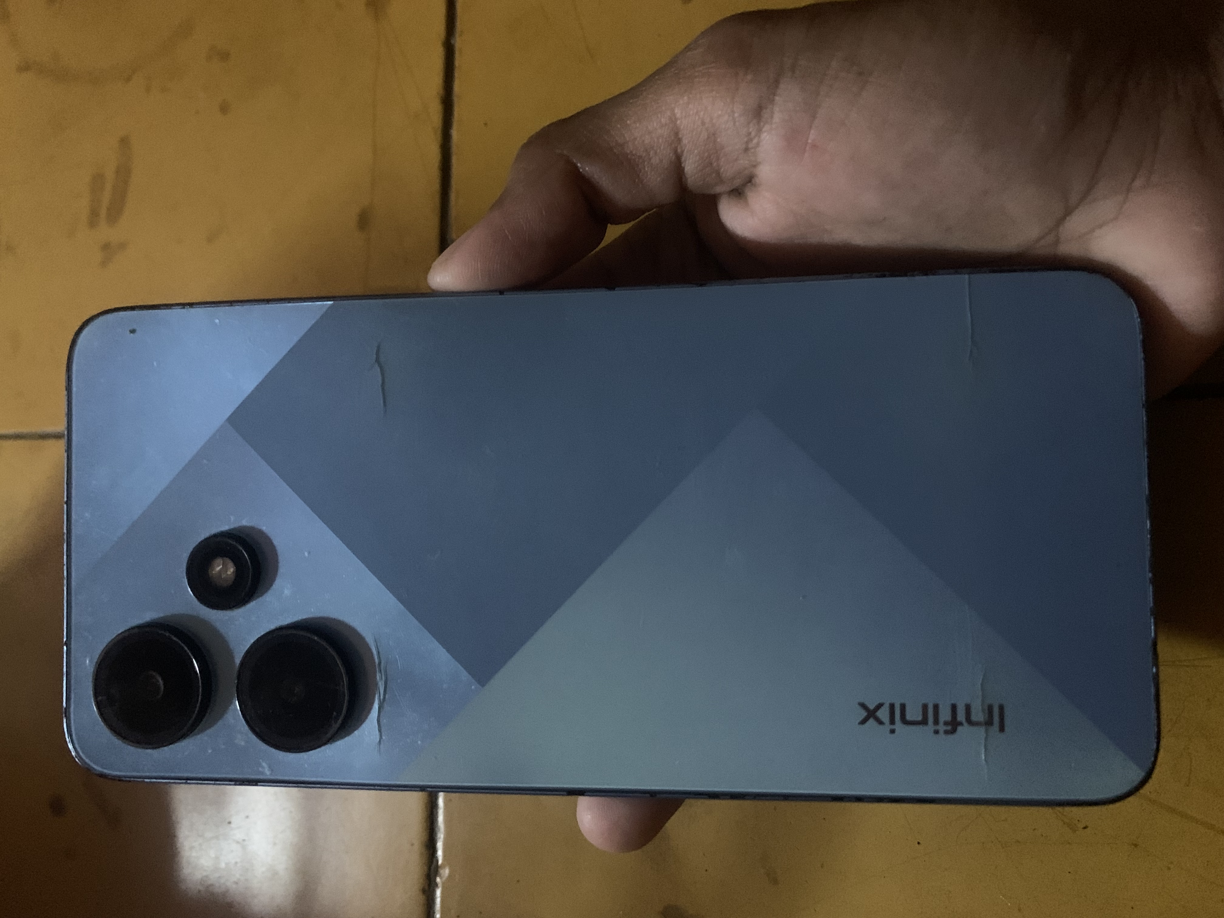 Foto laporan Hp INFINIX (gak tau serinya) warna Biru (TB1579)