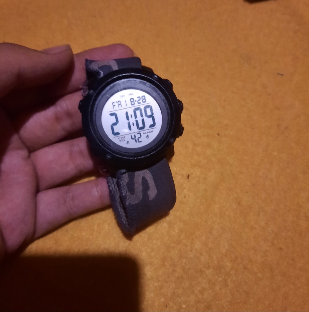 Foto laporan Jam tangan merk SKMEI (TB1580)