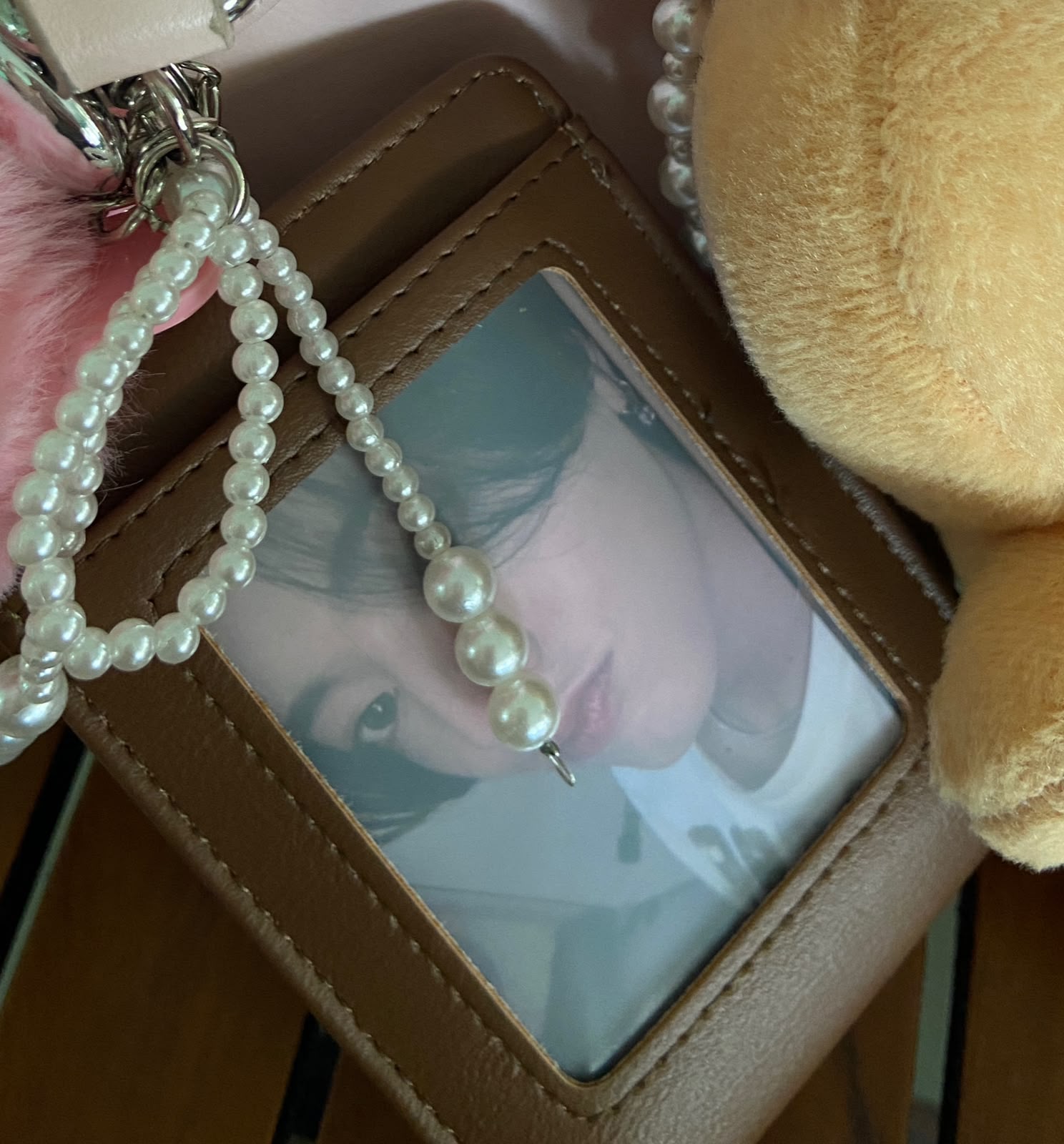 Foto laporan Dompet warna coklat. Kecil (HB7947)