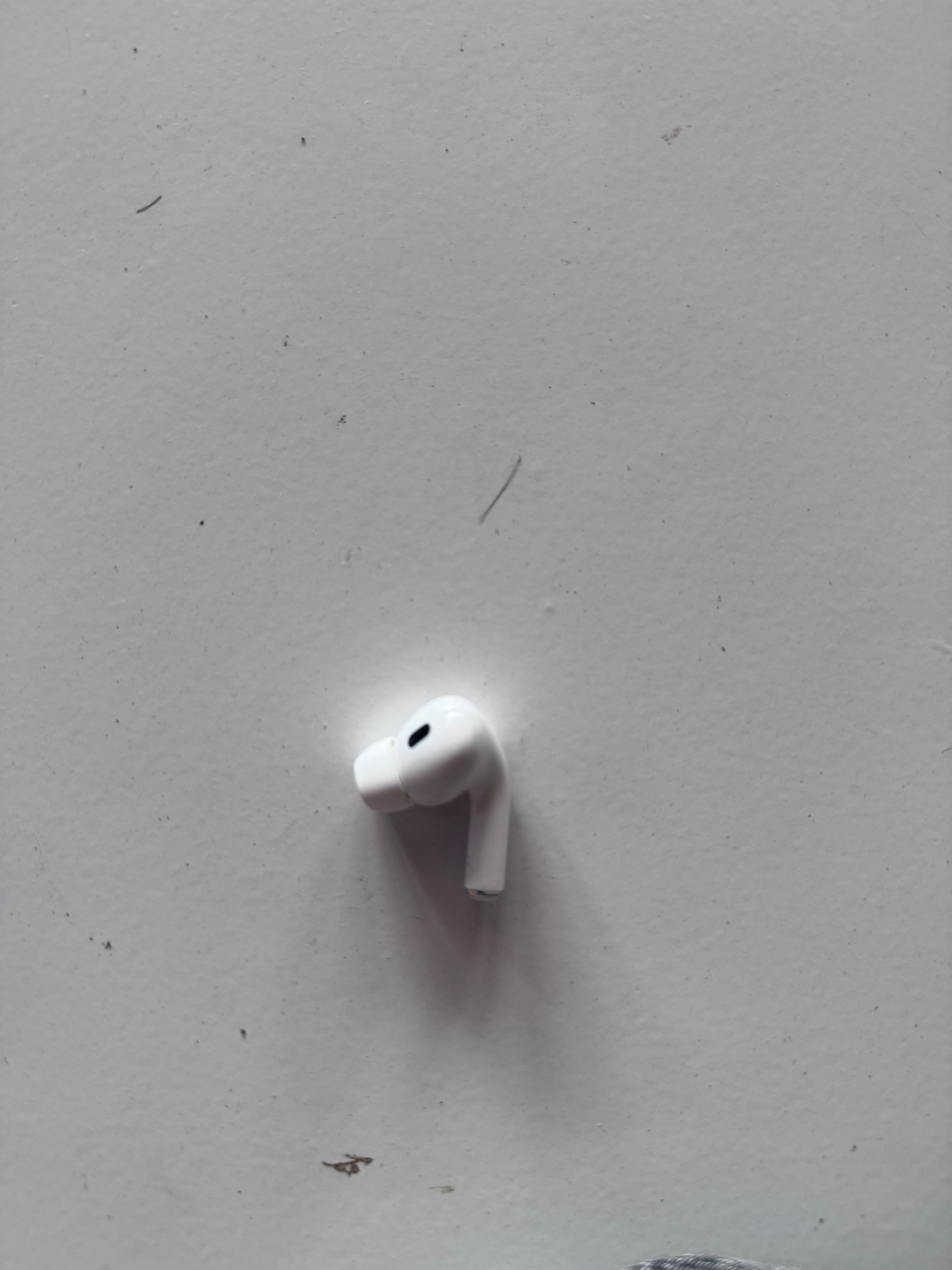 Foto laporan airpods sebelah kiri (HB7962)
