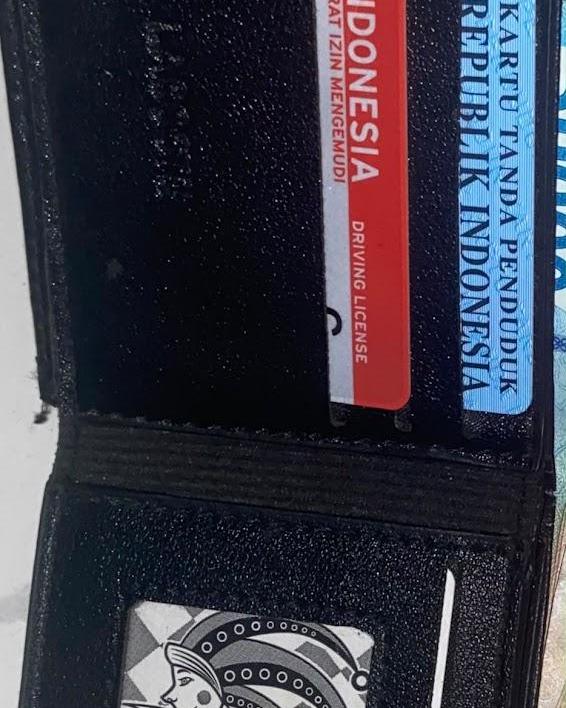 Foto laporan Dompet hitam (HB7586)