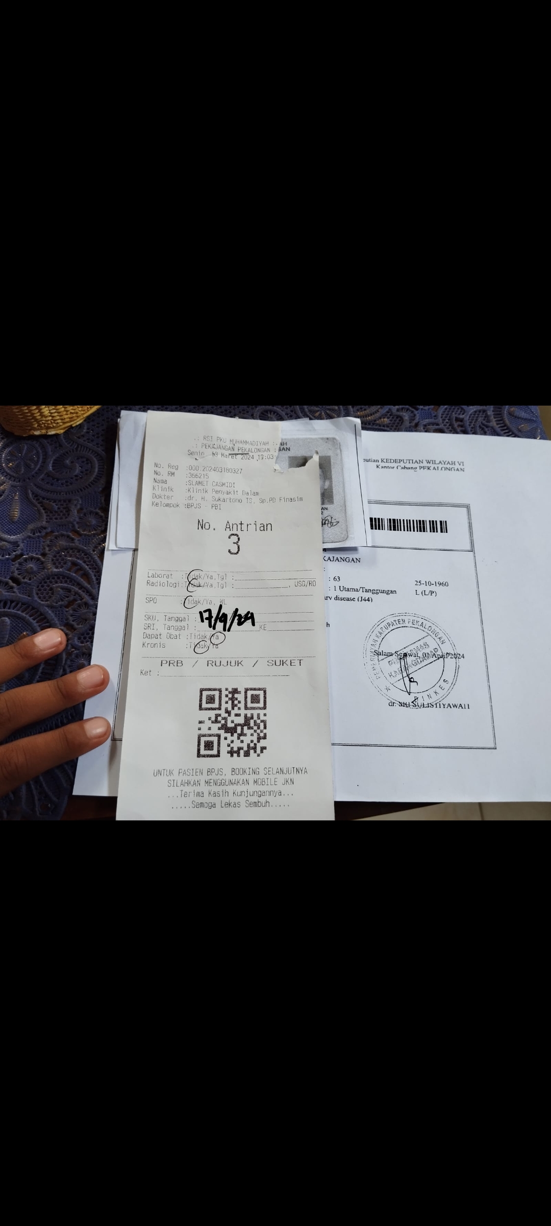 Foto laporan tolong di bantu kak saya kehilangan BPJS kesehatan beserta surat rujukan dari RSI pekajangan atas nama:SLAMET CASMIDI alamat:dk.depok kel kaligawe karangdadap hilang sekitar jam 7 pagi,kemungkinan dari RSI pekajangan sampai wonopringgo (HB0171)