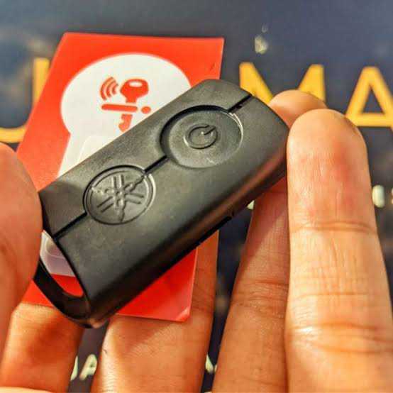 Foto laporan Smart key yamaha Fazzio warna item + strap kalung warna biru (HB0194)