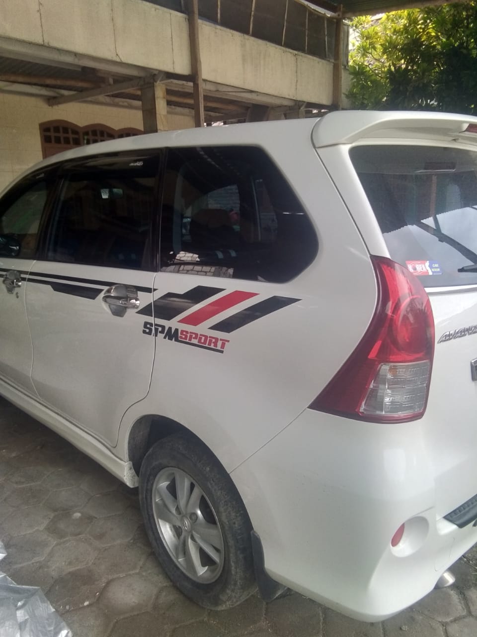 Foto laporan Mobil Avanza Velos 2012 S 1718 BY putih (HB0199)
