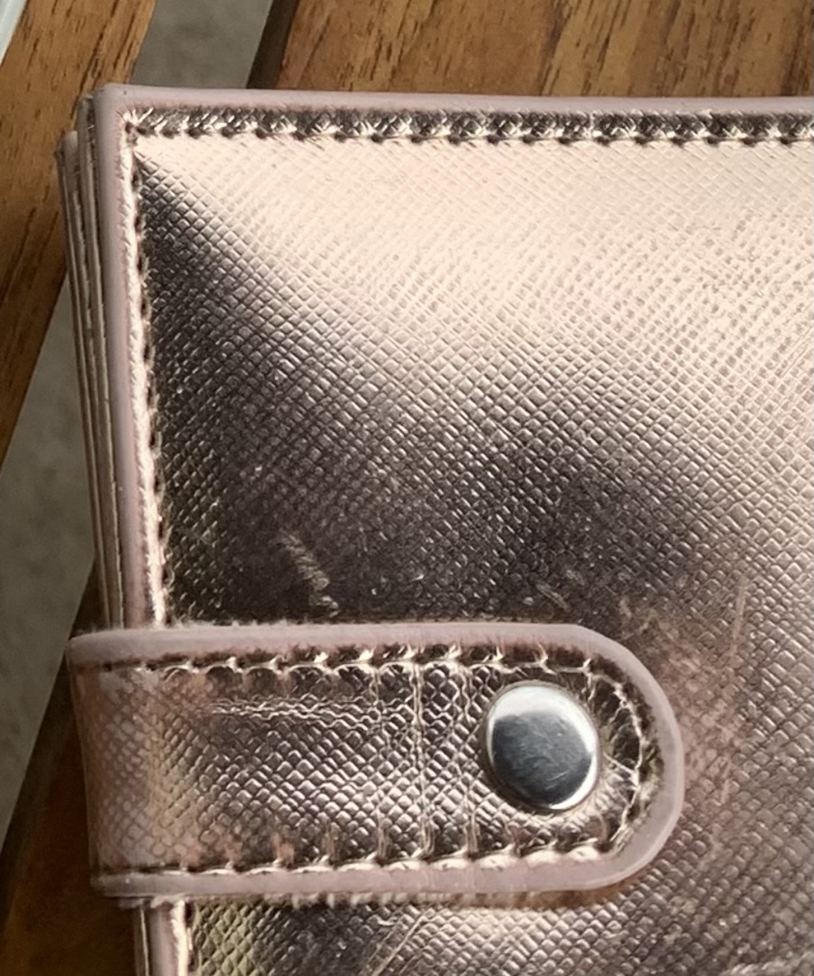 Foto laporan Dompet (HB0772)
