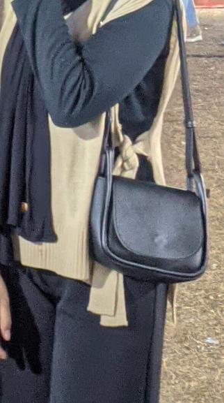 Foto laporan Tas warna hitam (HB0780)