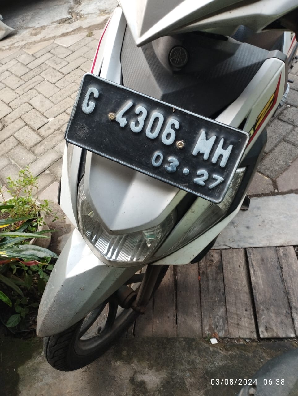 Foto laporan Plat nomer motor (HB1194)