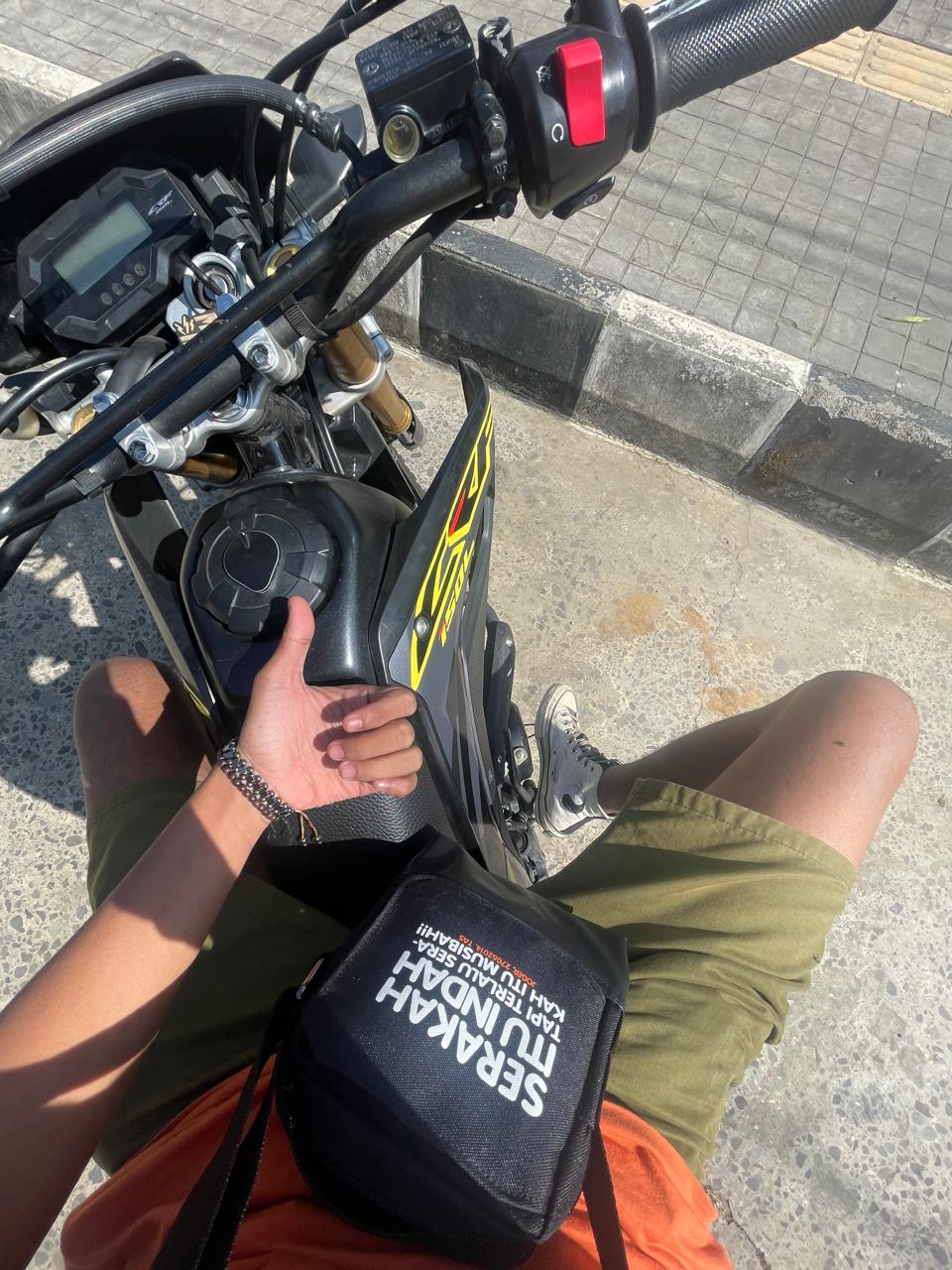 Foto laporan Tas Slempang Hitam (HB1451)