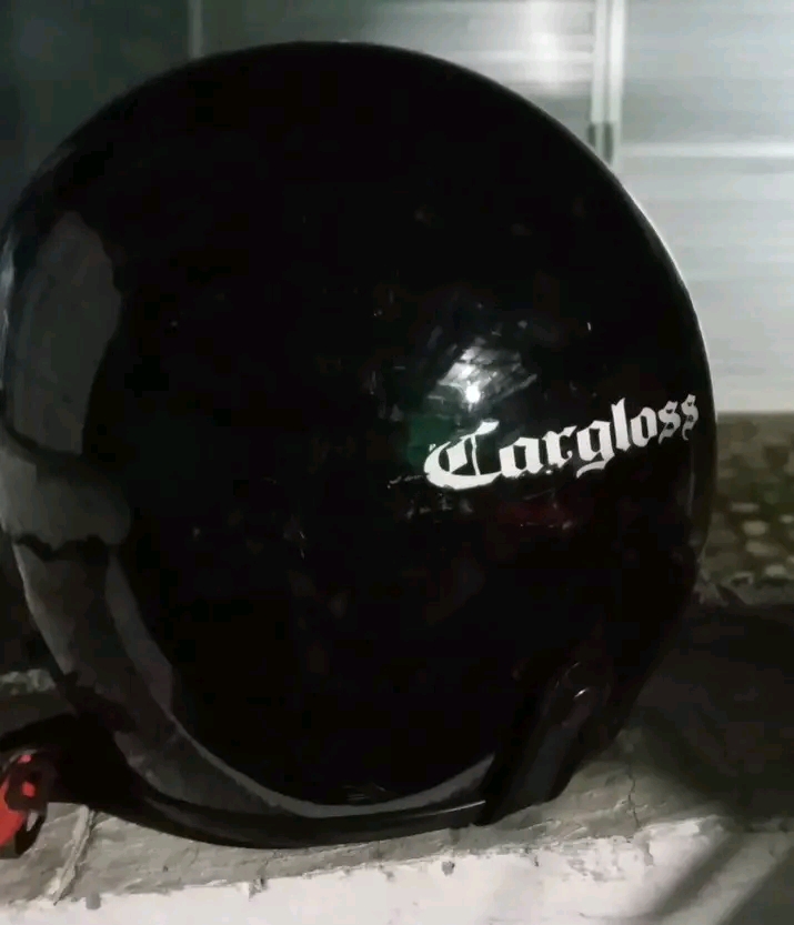 Foto laporan Helm cargloss hitam (HB2022)