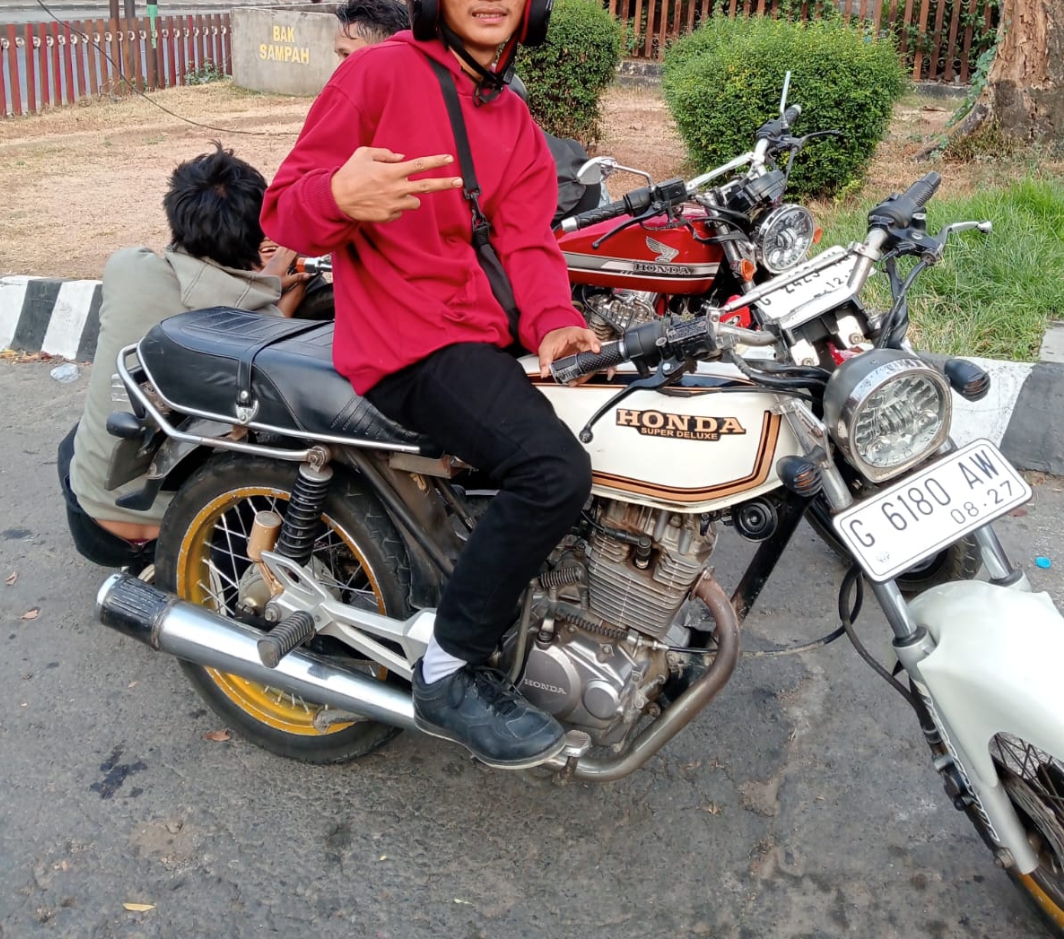 Foto laporan Motor gl putih dengan no pol G 6180 aw (HB2059)