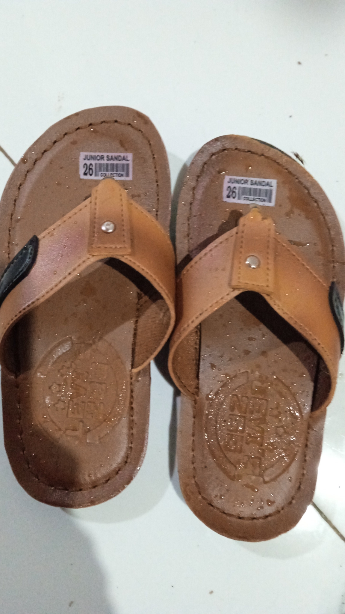 Foto laporan Sandal wanita (HB2200)