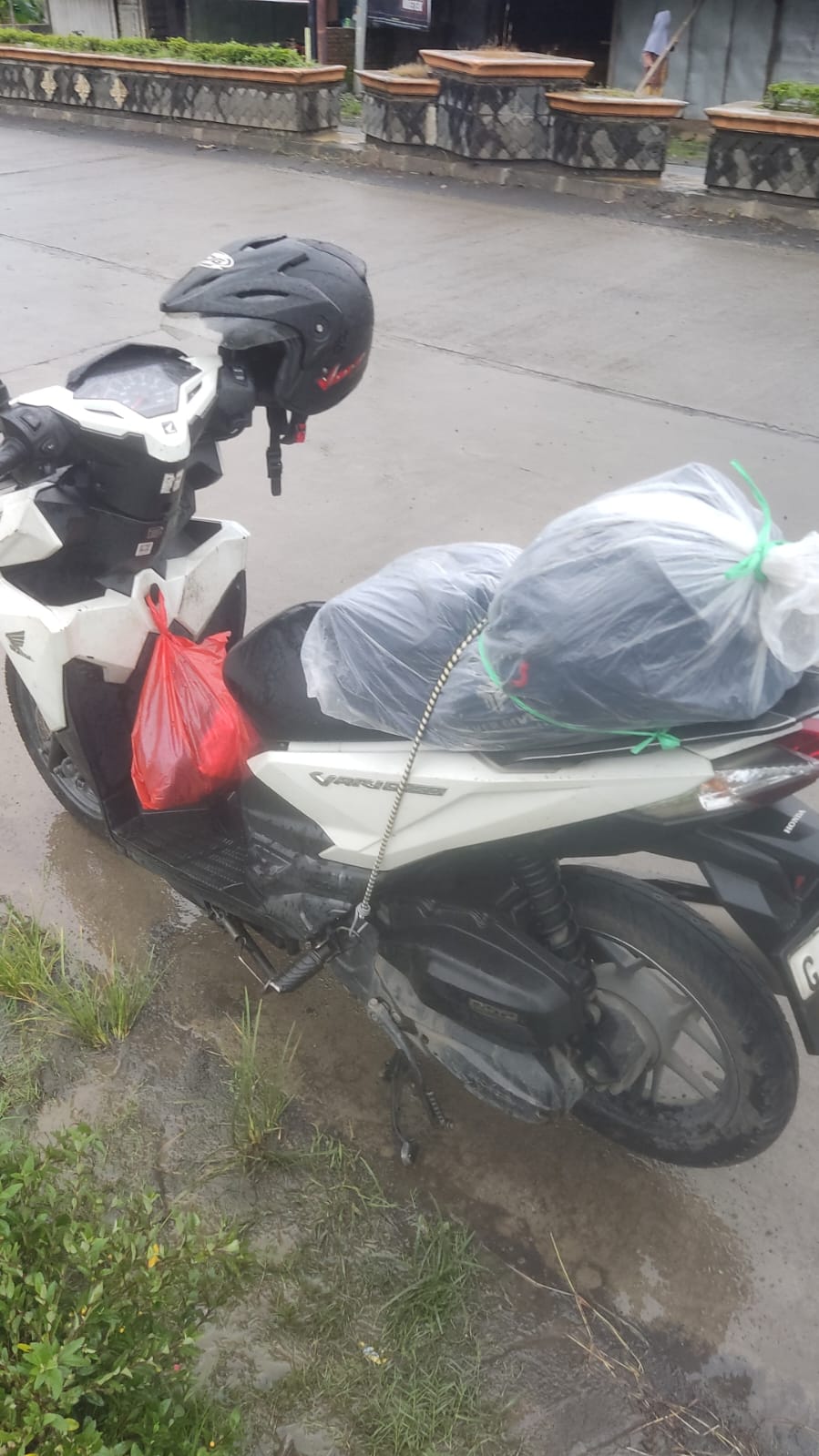 Foto laporan Motor vario putih 2018 (HB2774)