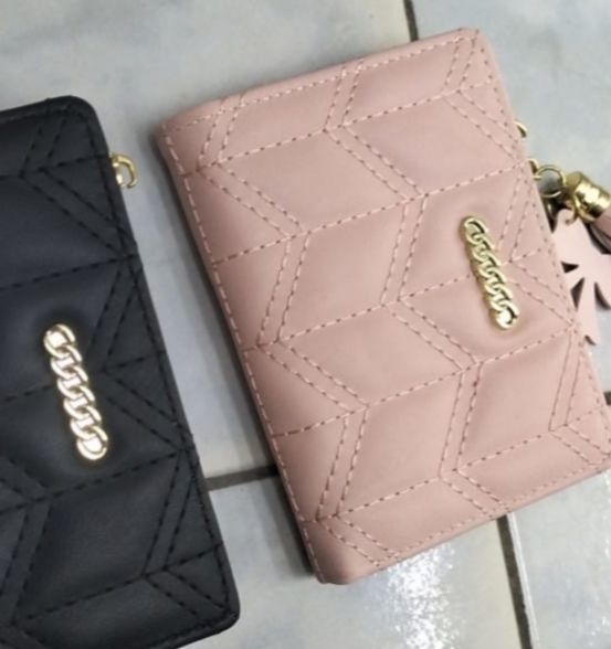 Foto laporan Dompet warna pink (HB2864)
