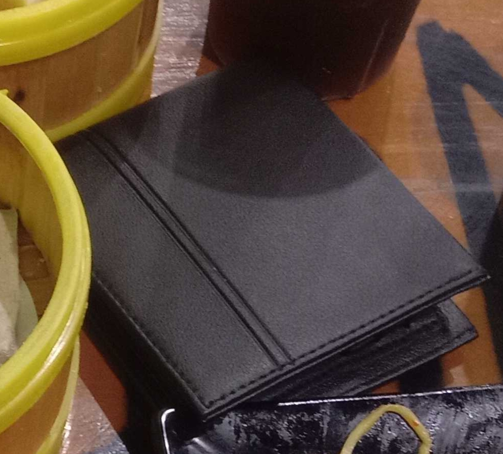 Foto laporan Dompet hitam pria (HB2920)