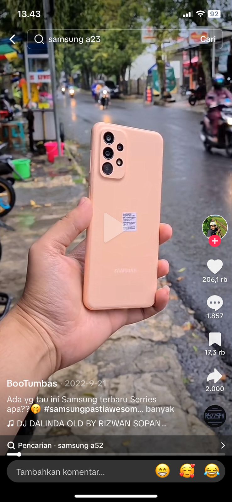Foto laporan Hp Samsung A23 warna peach casing pink (HB3186)