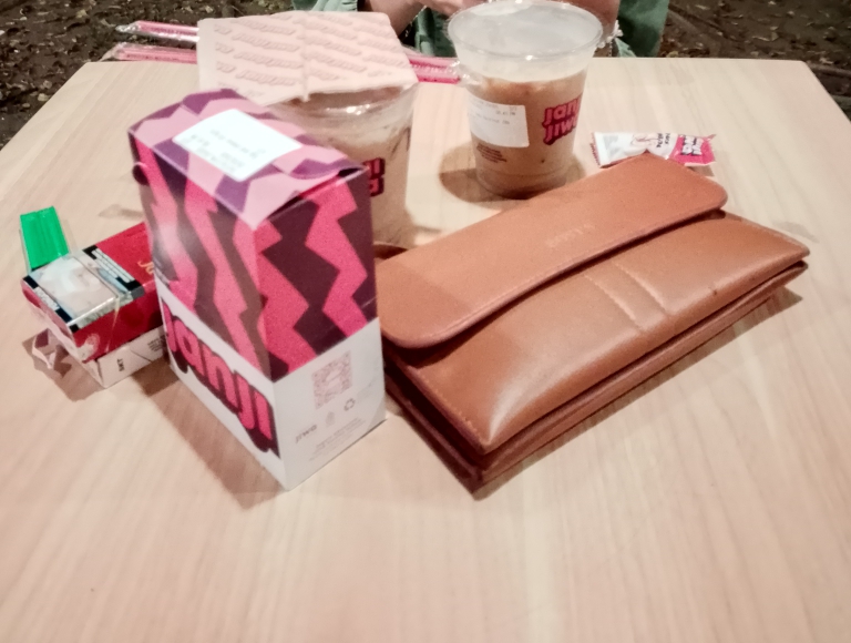 Foto laporan Dompet cokelat (HB3234)