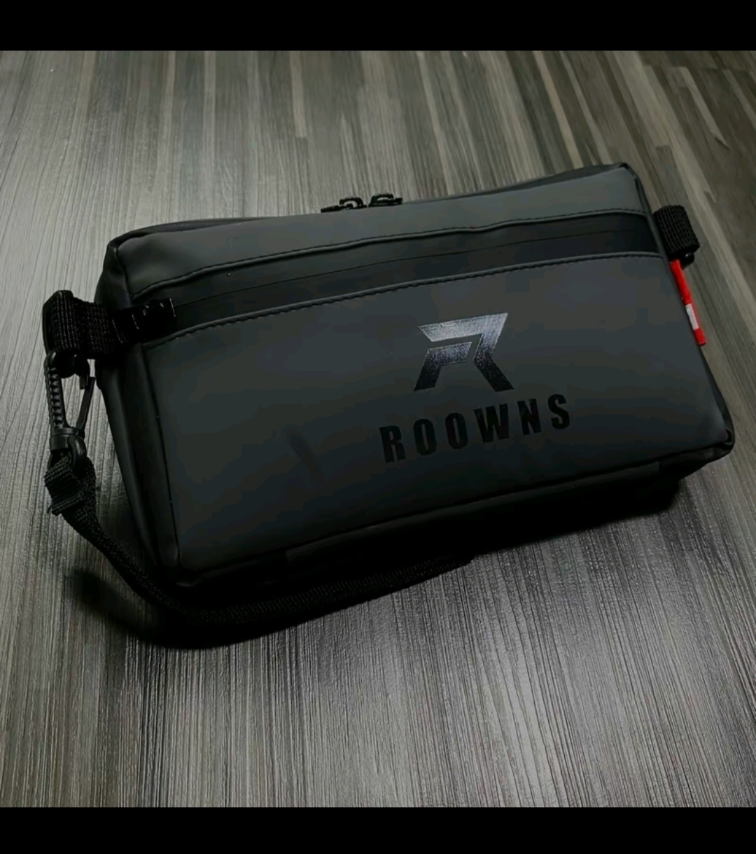 Foto laporan handbag warna hitam ada isi uang tunai 400 ribuan, KTP, SIM, kartu ATM dan kartu lain² (HB3374)