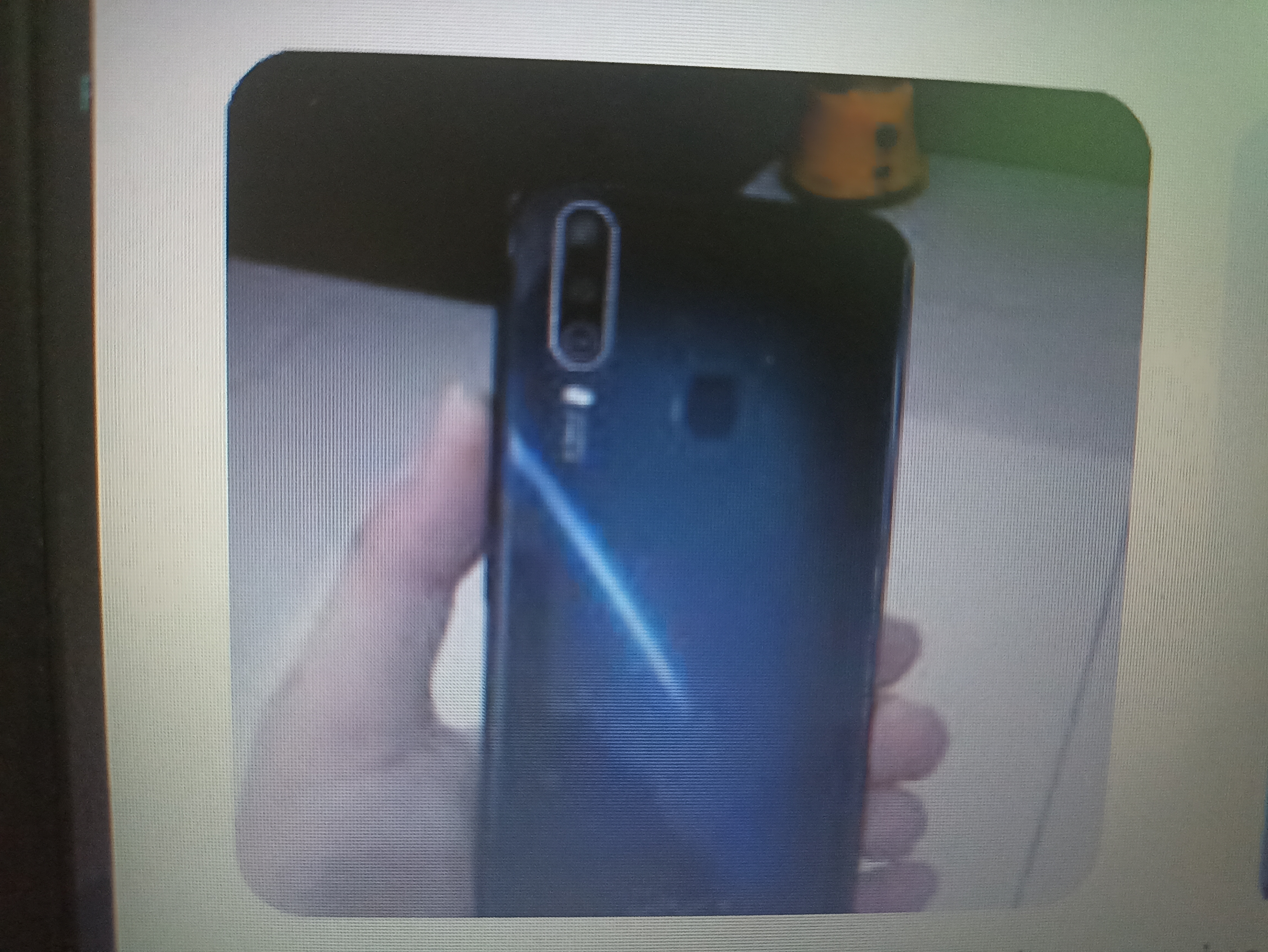 Foto laporan Hp vivo y15 warna item biru cassing hitam bunga pink (HB3677)