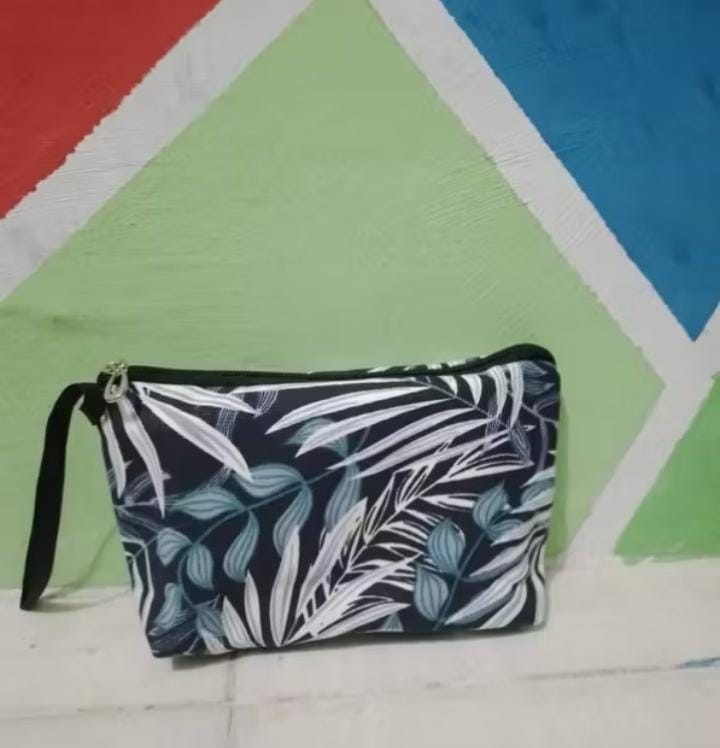 Foto laporan Ktp,bbjs,uang sama Hp vivo v40lite (HB3702)