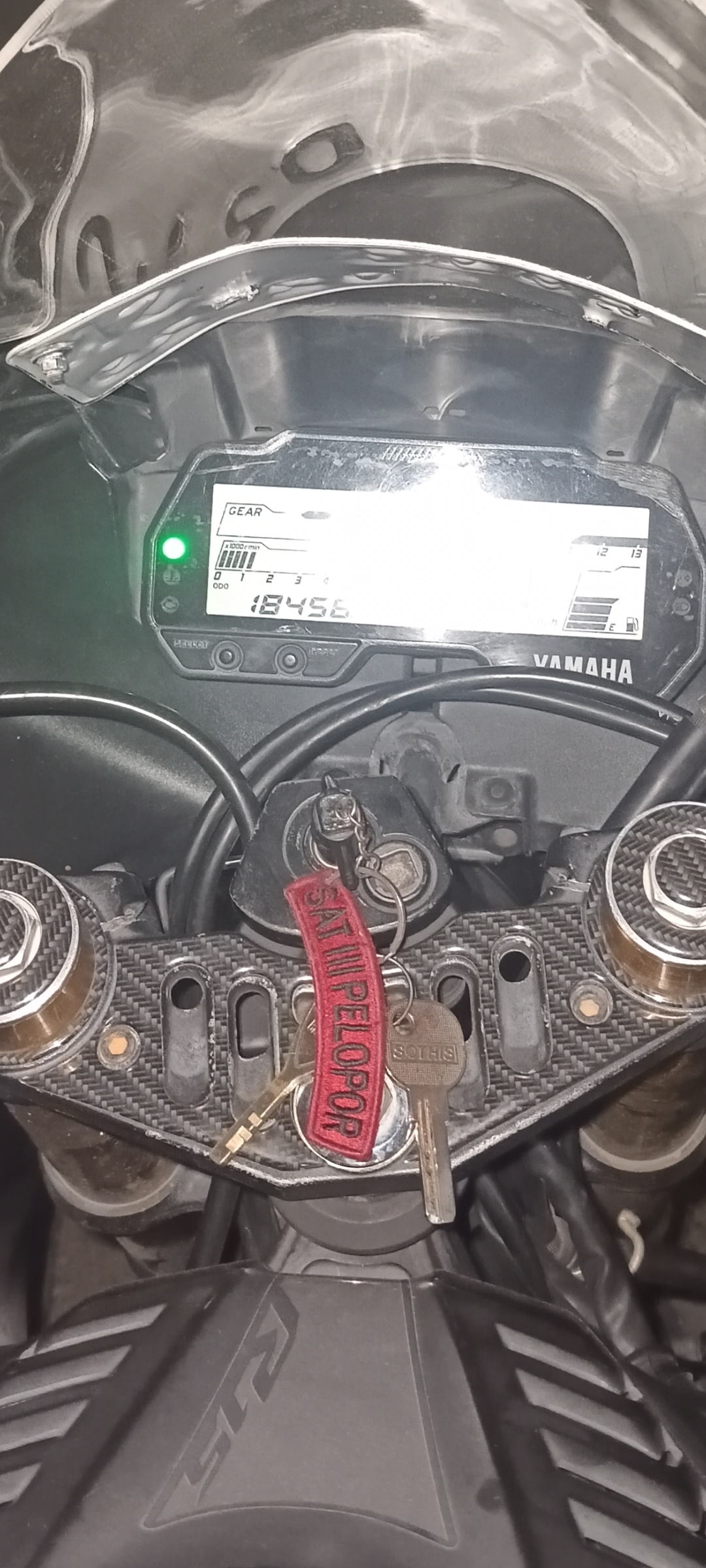 Foto laporan kunci motor r15 v3, dan beserta kunci lainnya, yang ada bandul kunci bad brimob (HB3781)