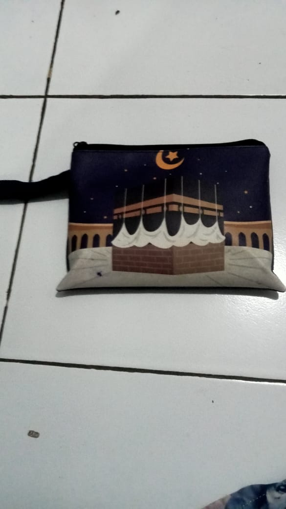 Foto laporan Sebuah dompet / pouch (HB3782)