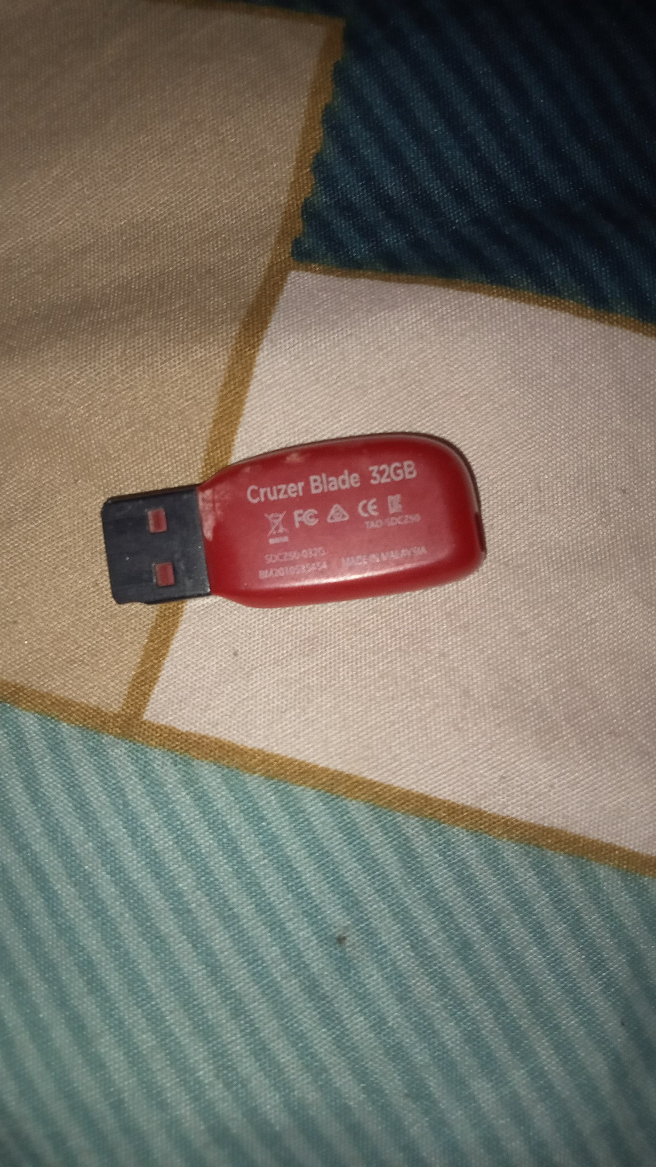 Foto laporan Flash dish (Sandisk) (HB3890)