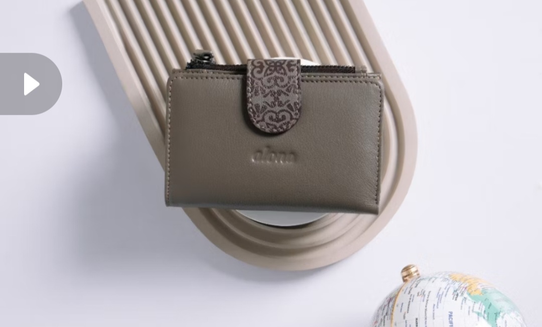 Foto laporan Dompet wanita kulit warna grey (HB4669)