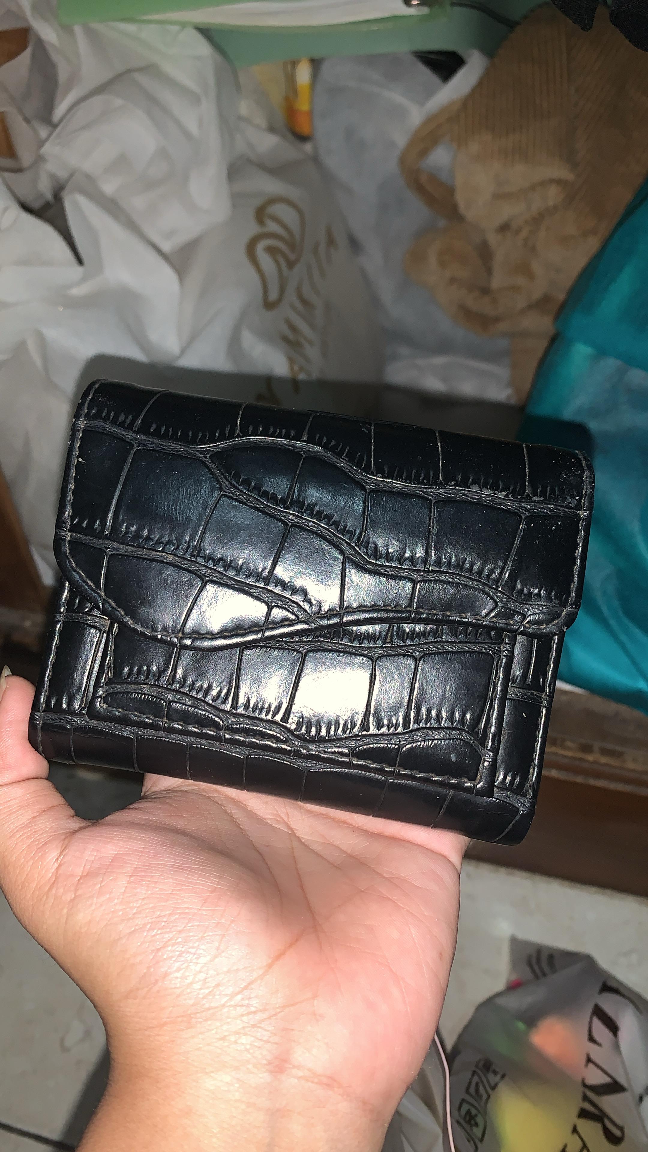 Foto laporan dompet (HB4885)