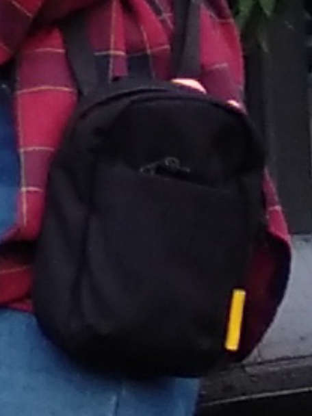 Foto laporan Tas hitam kecil (HB5037)