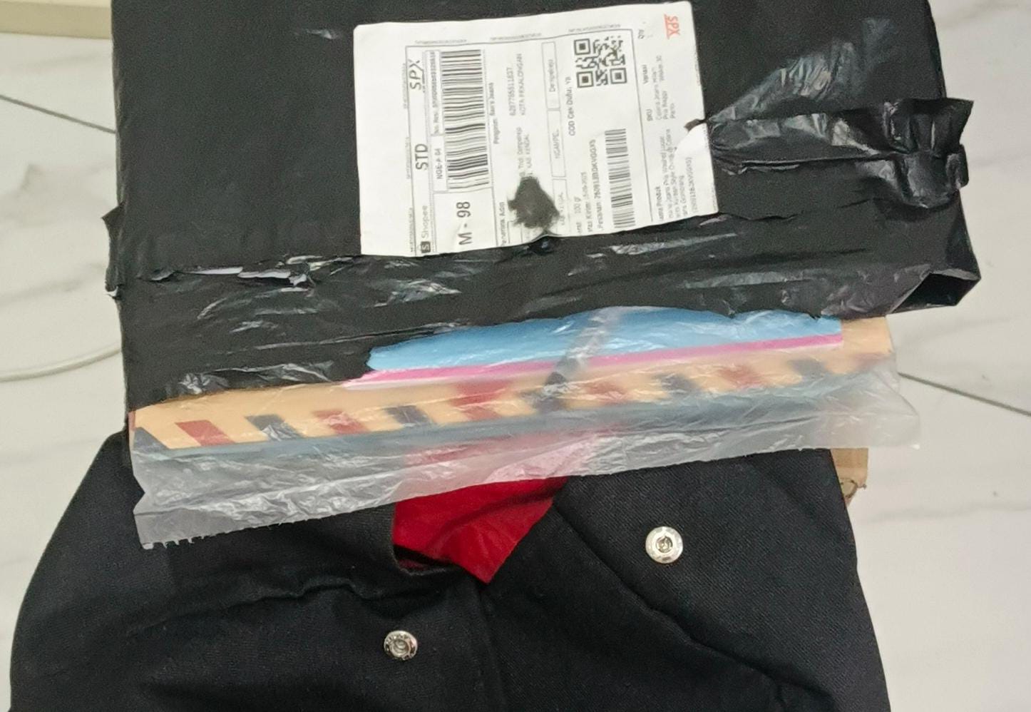 Foto laporan Berkas lamaran kerja, skck asli, akte asli (HB5093)