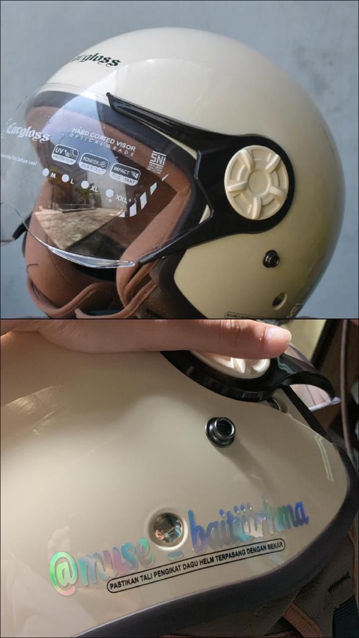 Foto laporan Helm Carrgloss hijab warna cream, di sebelah kanan ada stiker tulisan @muse_baitiiirhma (HB5144)