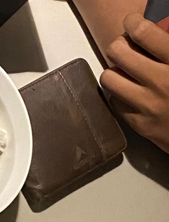 Foto laporan Dompet warna coklat (HB5316)