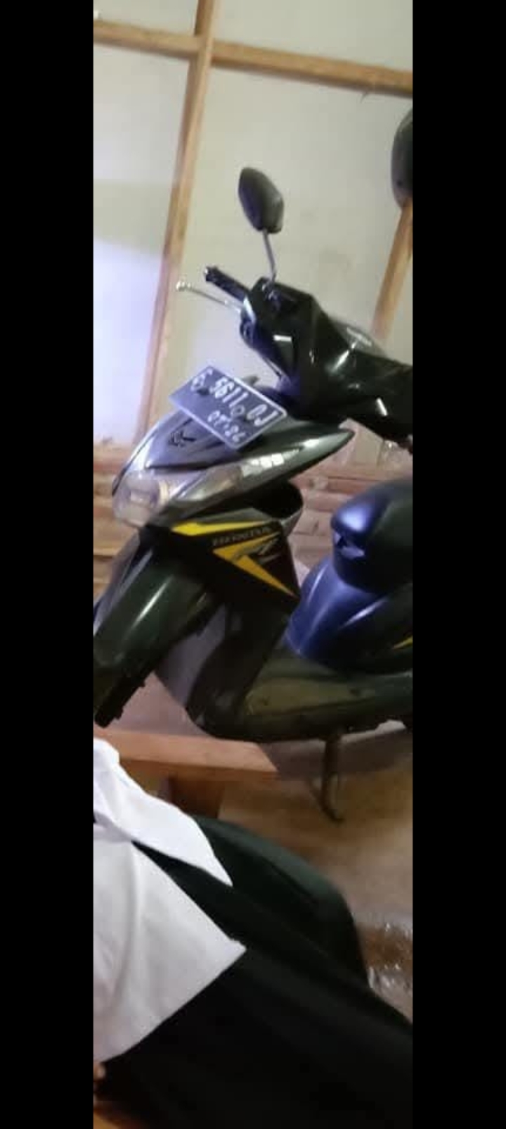 Foto laporan motor beat warna hitam hijau (HB5437)