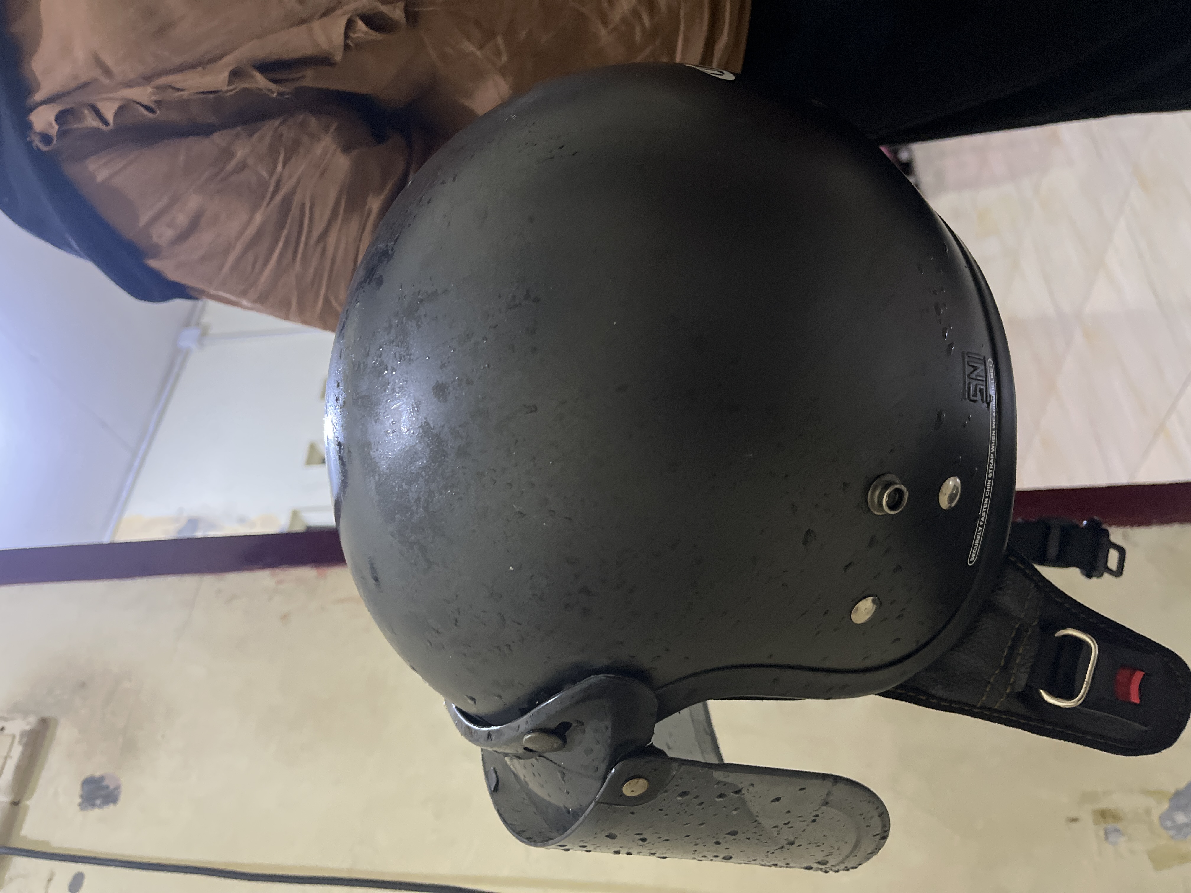 Foto laporan helm cargols abu abu dope (HB5699)