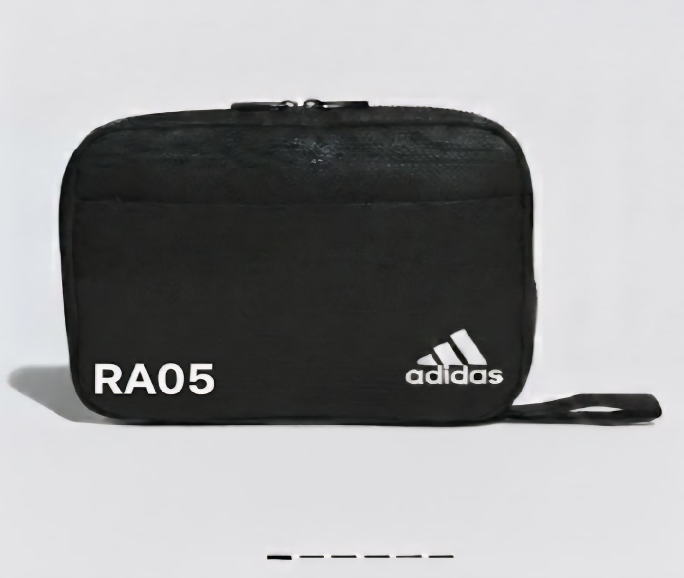 Foto laporan pouch hitam (HB5750)