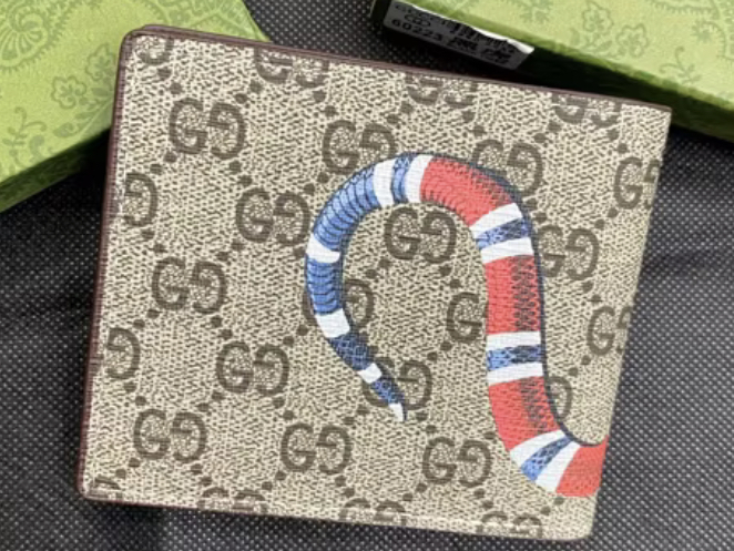Foto laporan Dompet berwarna coklat muda (HB5760)
