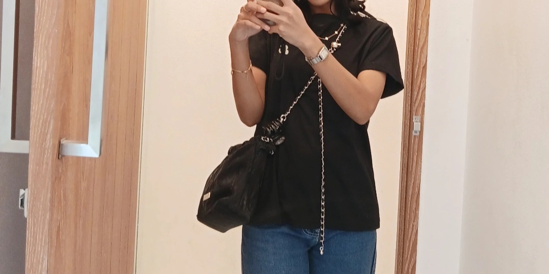 Foto laporan Tas warna hitam selempang kaya rantai (HB5763)