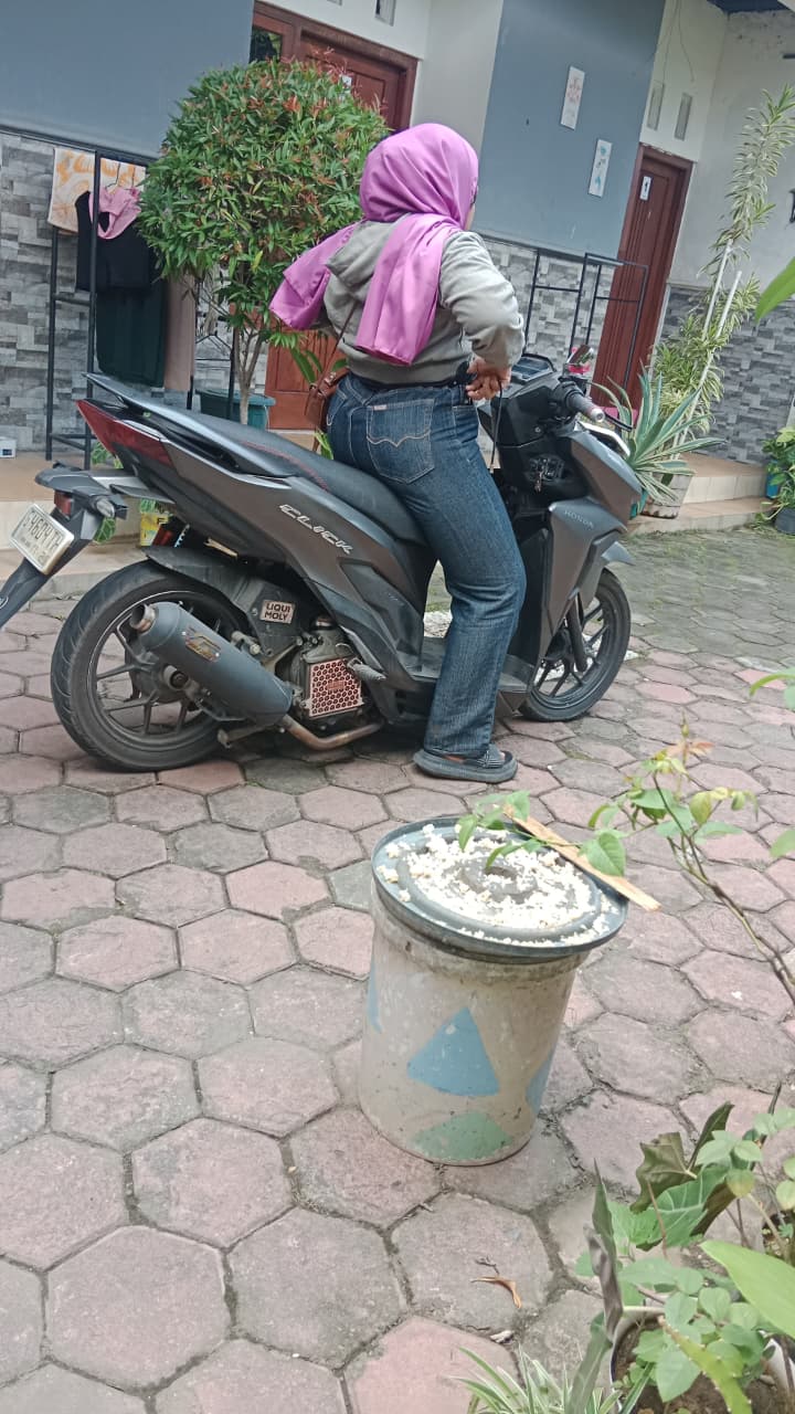Foto laporan Motor vario 125 warna abu dengan no plat G 4604 TH (HB5820)