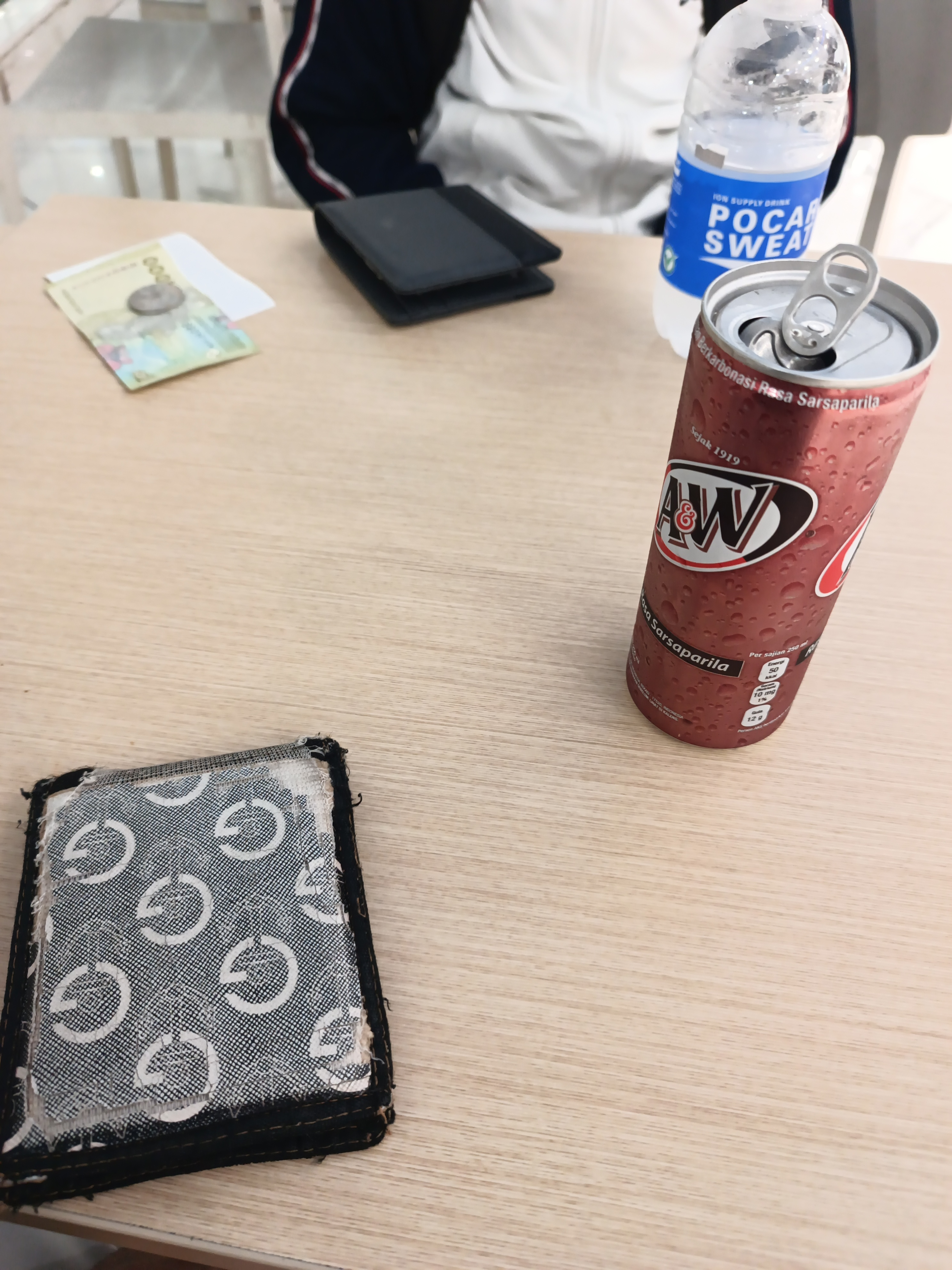 Foto laporan Dompet (HB6082)