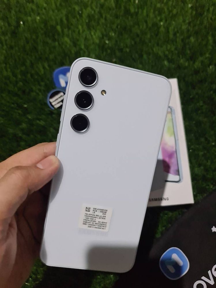 Foto laporan HP Samsung a35 5G warna putih (HB6165)