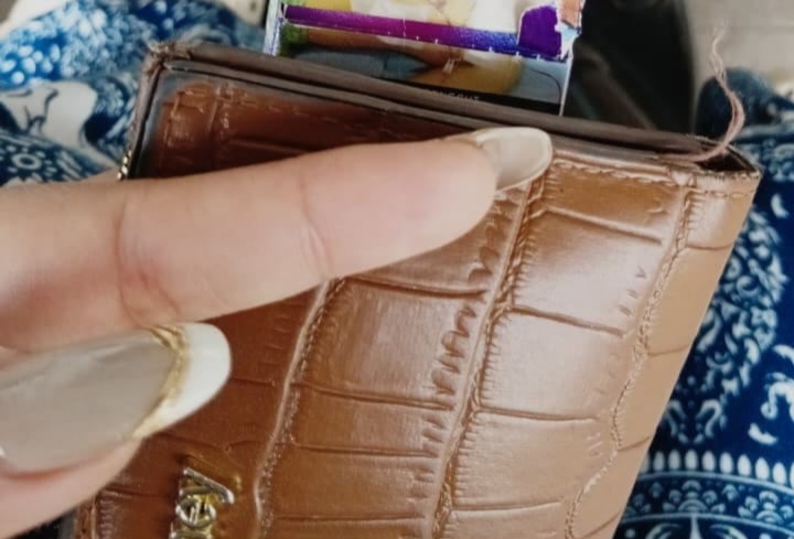 Foto laporan Dompet (HB6462)