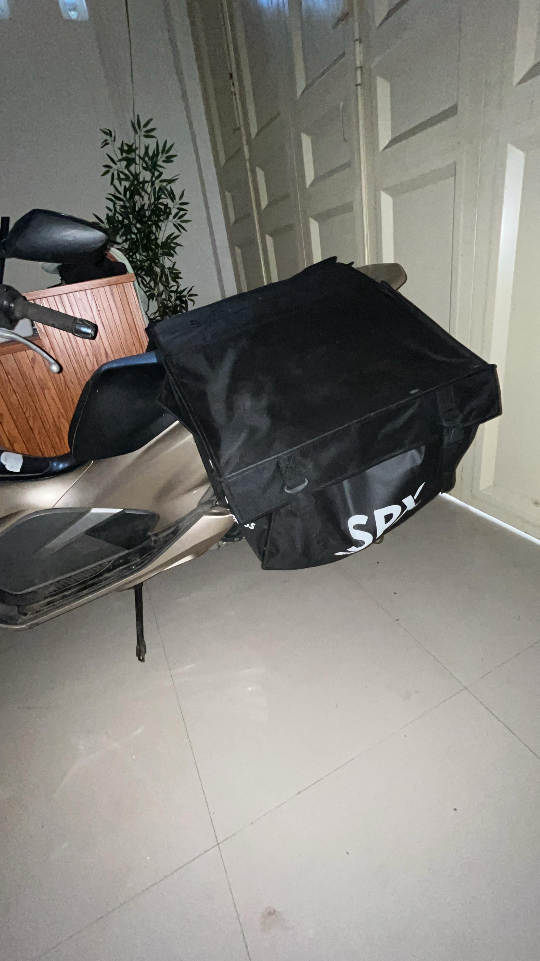 Foto laporan Tas keranjang kurir (HB6526)