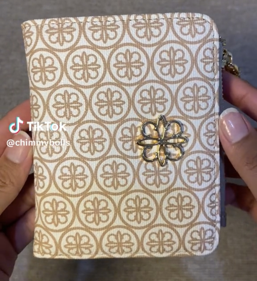 Foto laporan dompet (HB6582)