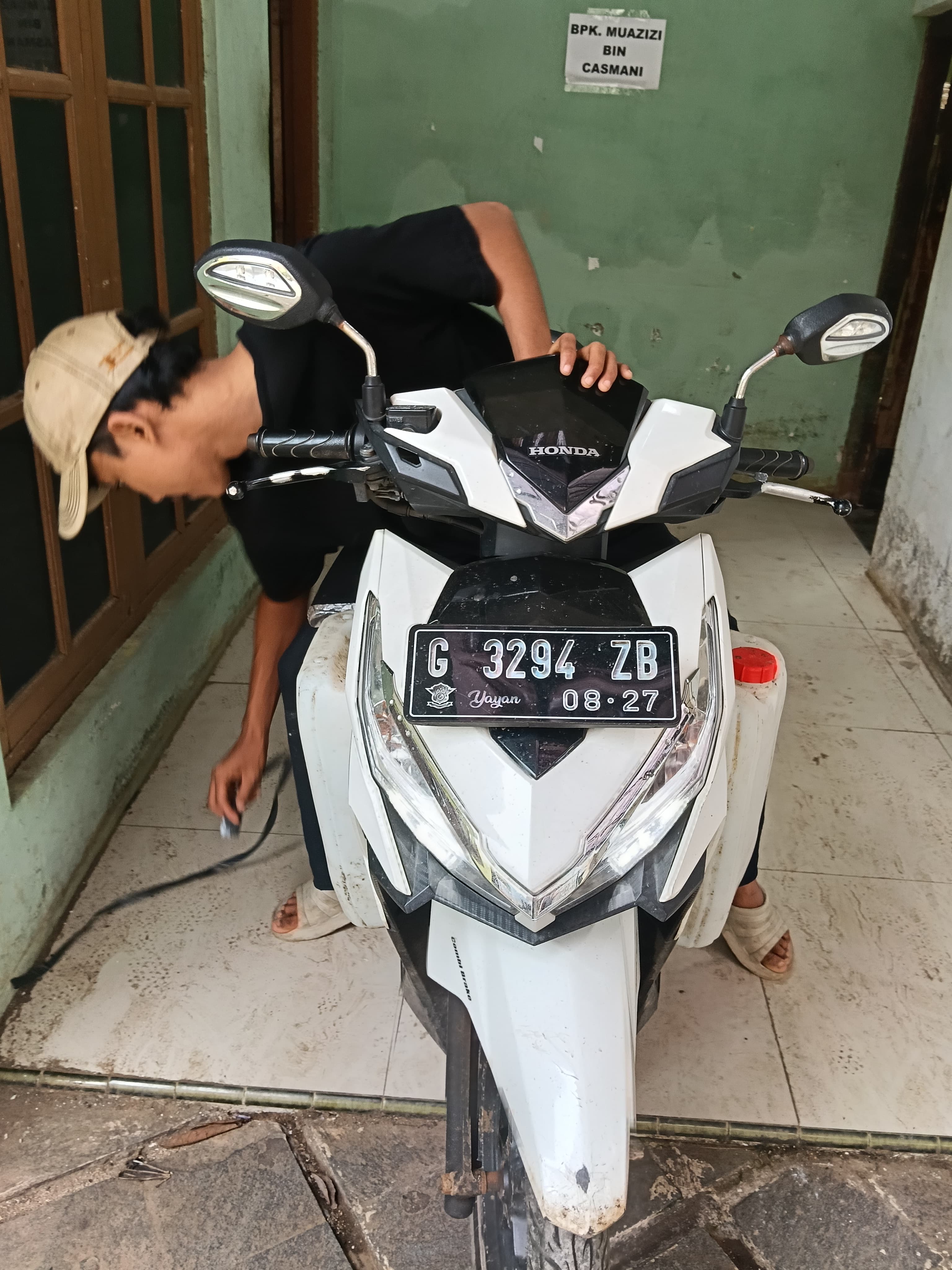 Foto laporan Motor vario putih (HB6619)
