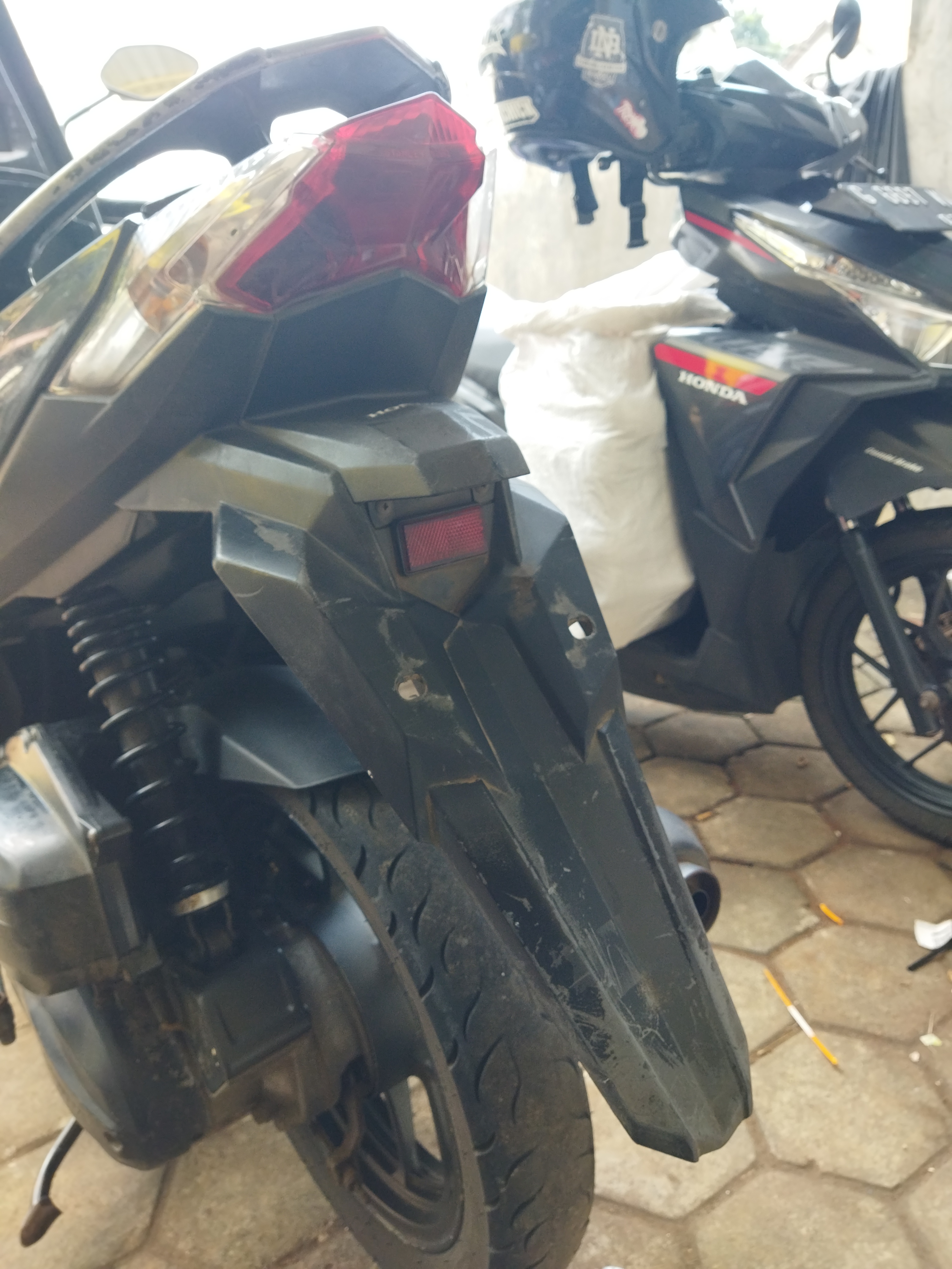 Foto laporan plat nomor (HB6773)