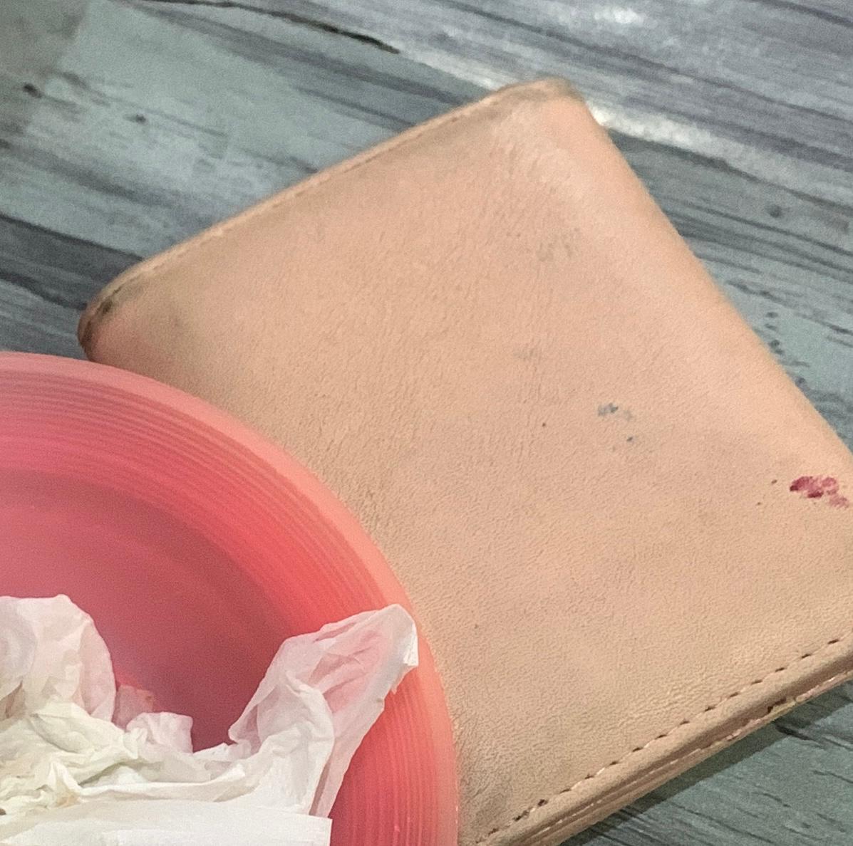 Foto laporan dompet berwarna pink (HB6792)