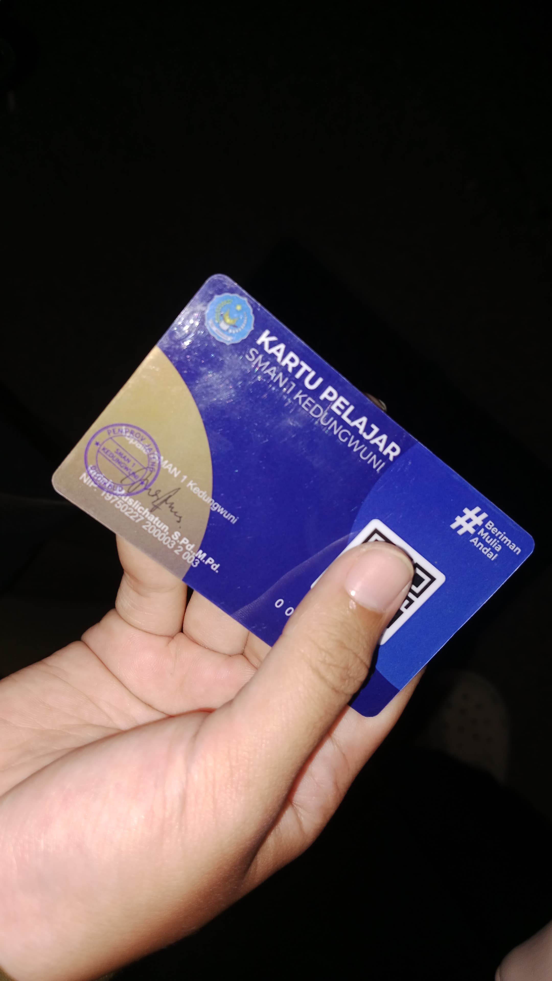 Foto laporan Kartu Pelajar SMA N 1 KDW (HB6825)