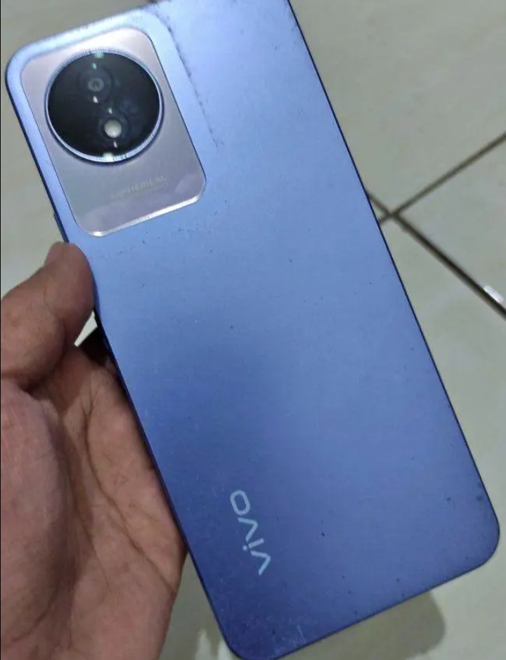 Foto laporan HP Vivo YO2t warna biru layar depan retak parah (HB6919)