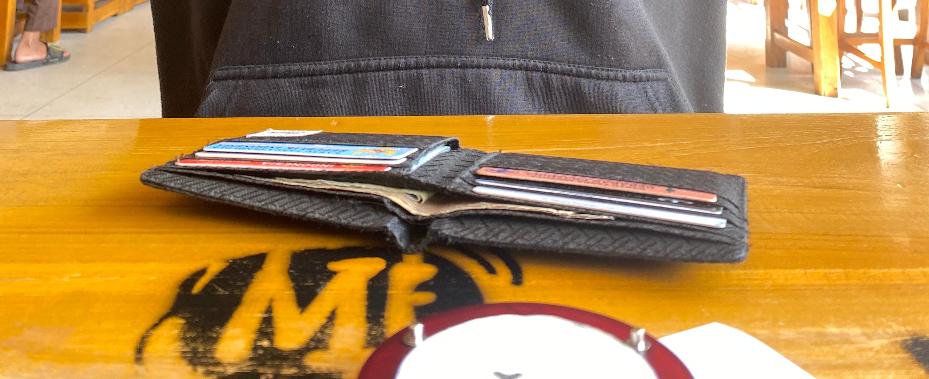 Foto laporan Dompet (HB6926)